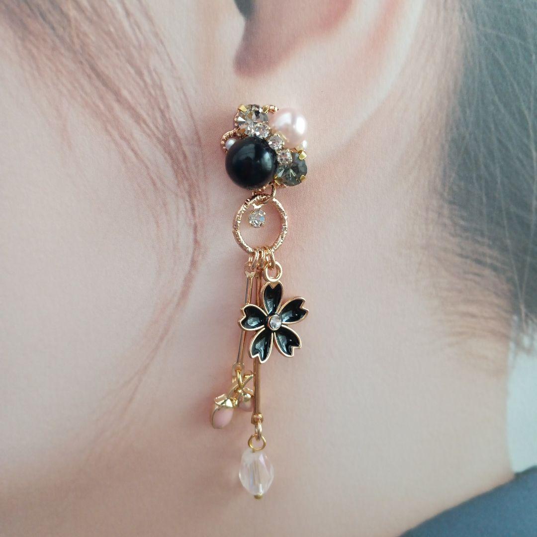 ♡ハンドメイド♡ビジューピアスorイヤリング№272桜 - メルカリ