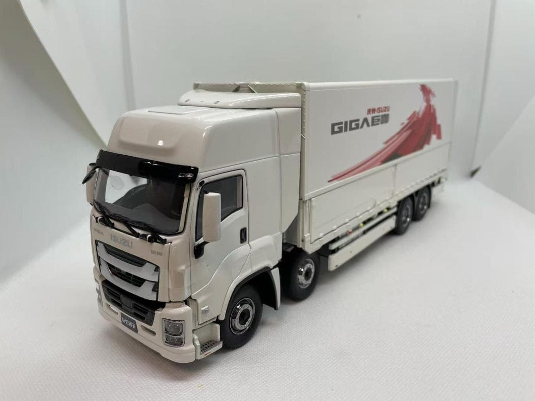 11R-010 いすゞ 1/32 ギガ ISUZU GIGA ホワイト ISUZU GIGA NEWジュニアウィングトラック｜子供向け乗り物玩具メーカー