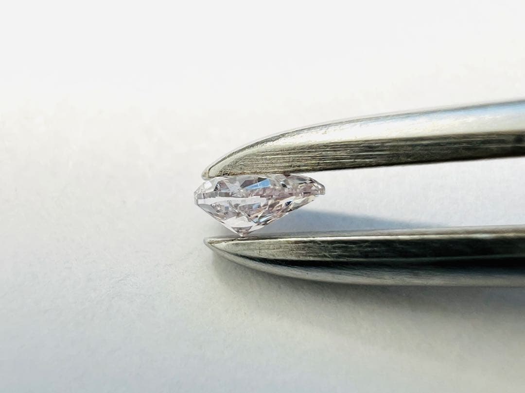 0.097ct 天然ピンクダイヤモンド LIGHT PURPLISH PINK