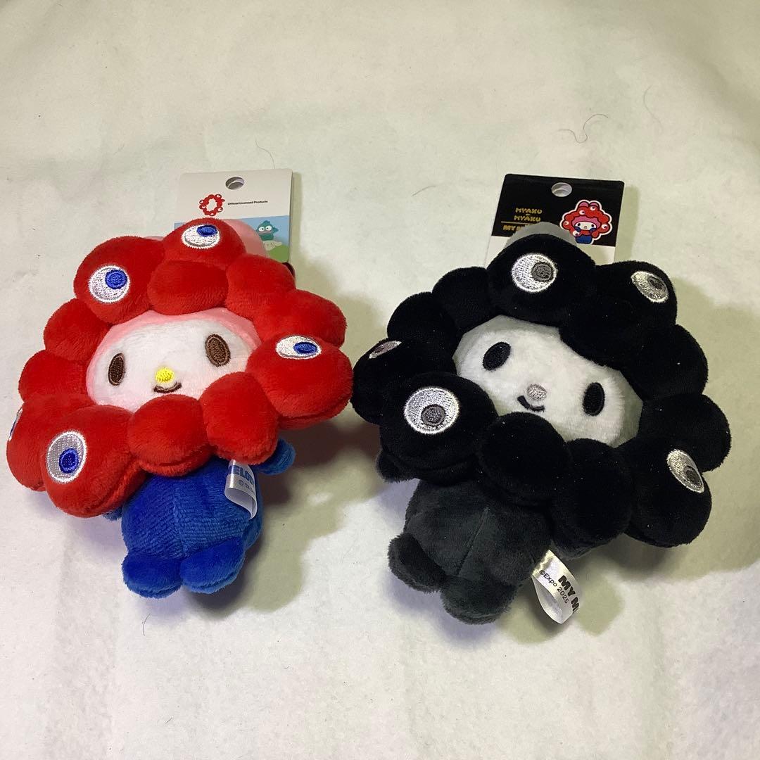 サンリオミャクなりきりぬいぐるみ 黒・ノーマルカラー（赤・青）カラビナ付マイメロ シナモロール サンリオ 大阪・関西万博 ミャクミャクなりきり