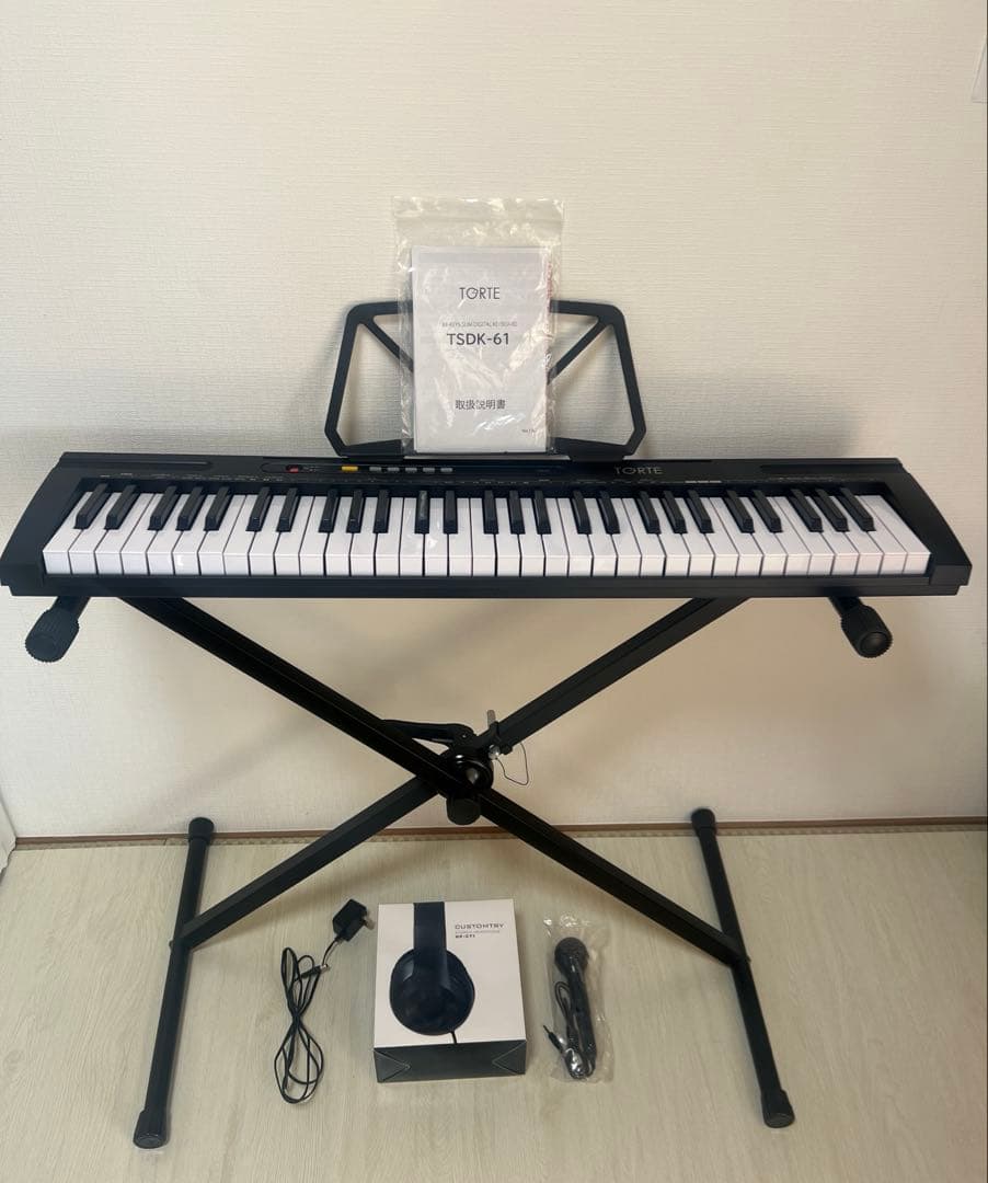 TORTE トルテ 電子　キーボード 軽量 61鍵　黒　スタンド、付属品付 楽天市場】キーボード ピアノ スリム 超軽量 薄型 61鍵盤 TORTE TSDK