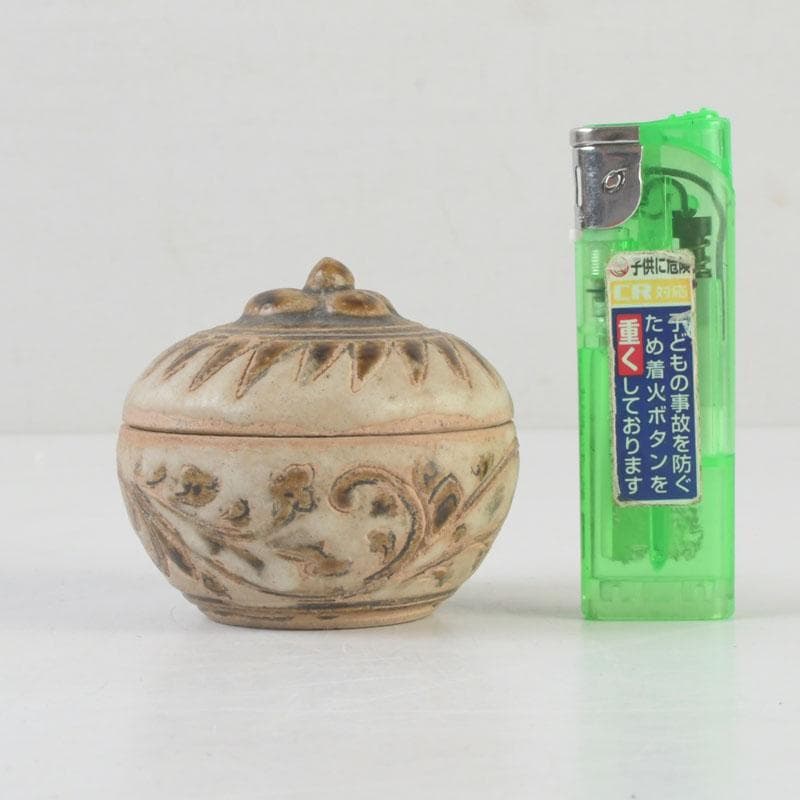タイ古陶磁 スンコロク 宋胡禄 唐草文 盒子 香合 仕覆付 V 9902 - メルカリ