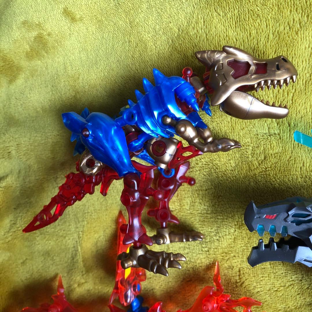 覇王竜スーパーアーマードブレイズティラノキング ほねほねザウルス