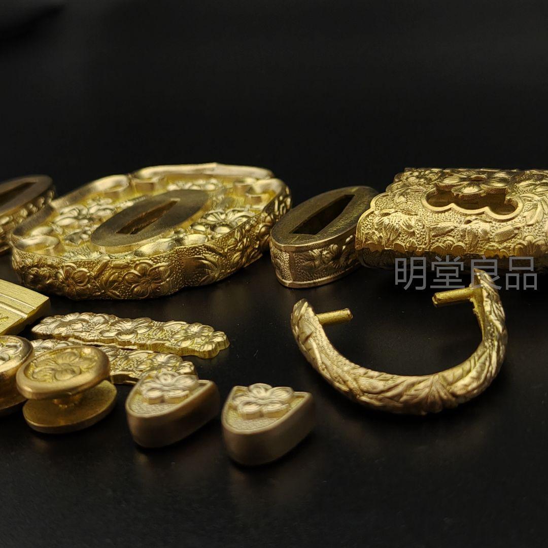 年末セール 太刀金具 桜紋 刀鍔 目貫 縁頭 切羽 鐺 柄鞘一式金具 銅製