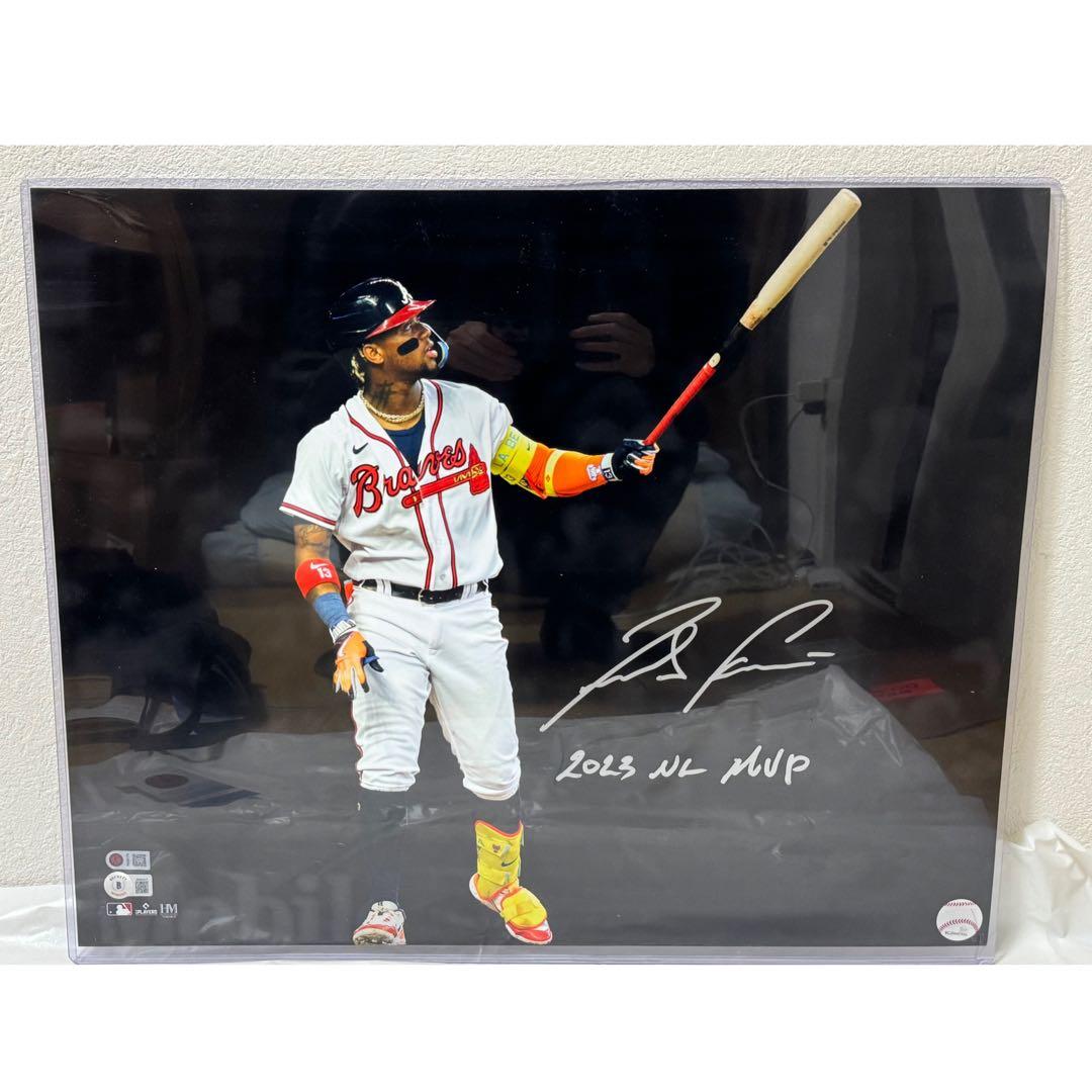ブレーブス アクーニャJr 直筆サインフォト 2023 NL MVP 証明付 - メルカリ