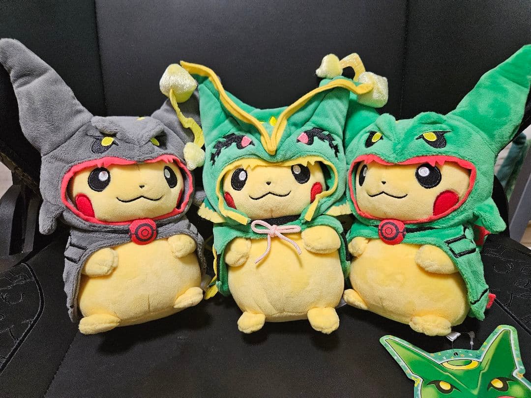 ポケモンセンター限定 レックウザ・メガレックウザポンチョ ピカチュウ