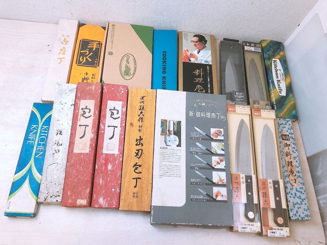 ジ*フ様 箱入り包丁 17箱 まとめ売り★濃州孫六 石鍋シェフ 田村魚菜 三徳 濃州孫六作】ブラックキッチンナイフ3点セット（三徳包丁・シェフ
