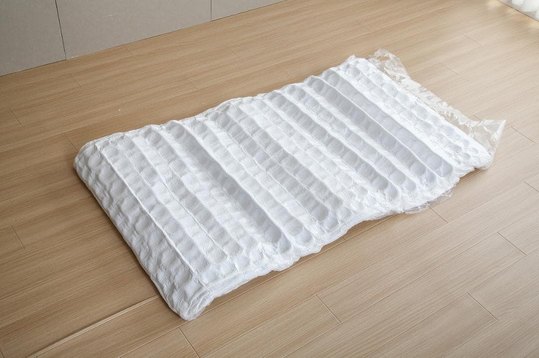 《新品・送料無料》一体型脚付きマットレスベッド【シングル】