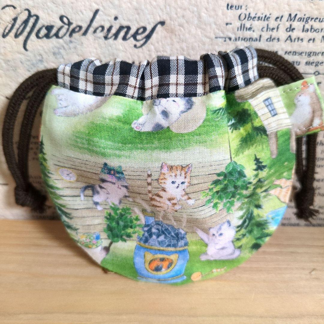 ハンドメイド まるいミニ巾着 (ユキエモン サウナフロック チェック