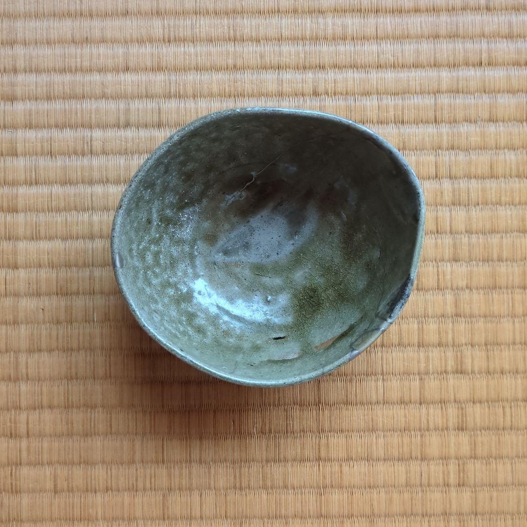 キャロライン洋子さま専用　　緑色の丸型陶器の器　青唐津茶碗　古唐津　桃山ー江戸時 キャロライン洋子さま専用 緑色の丸型陶器の器 青唐津茶碗 古唐津