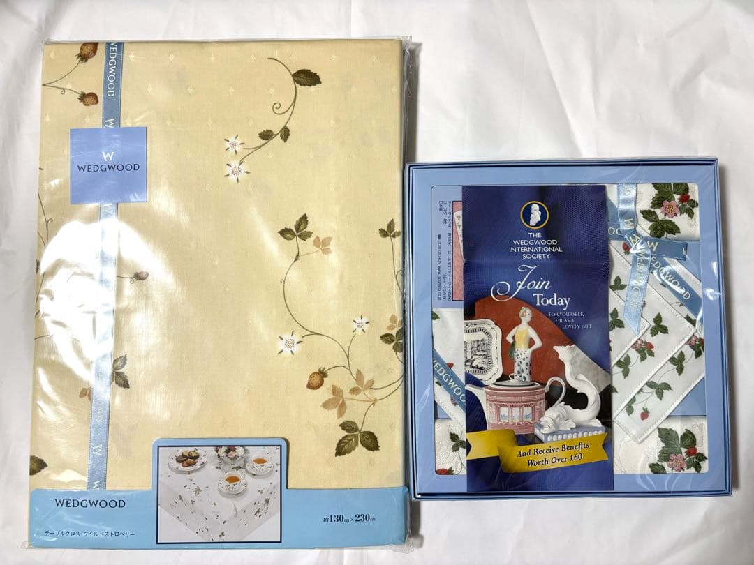 新品　ウエッジウッド　テーブルクロス　130×230㎝　ティーマット他セット WEDGWOOD（テーブル用品）のフリマアイテム一覧
