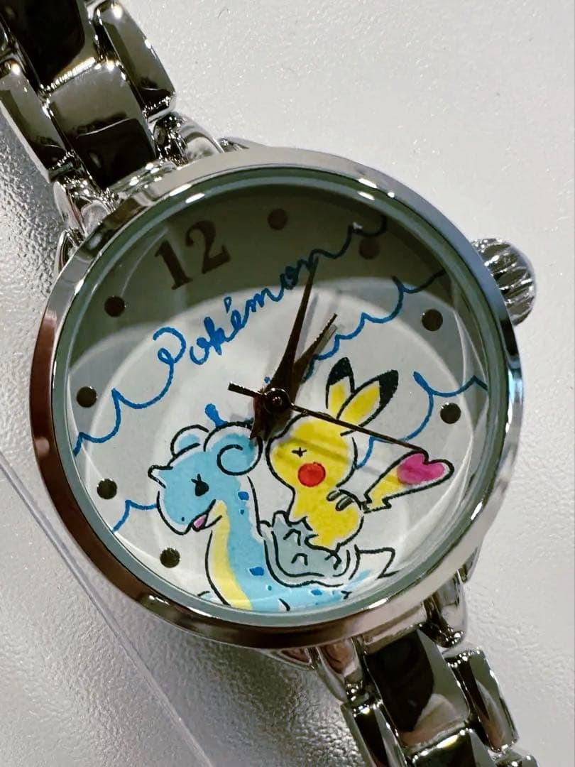イッツデモ　ポケモン　シルバー　メタル　腕時計 ポケモンと楽しい時間を💕 ※ウォッチは数量限定のため、お一人様いずれ