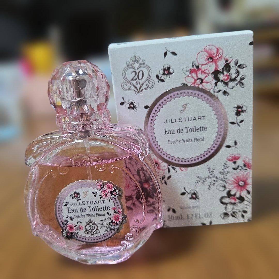 週末限定お値下げ　ジルスチュアート　ピーチーホワイトフローラル　50ml ジルスチュアート / ホワイトフローラル オードトワレ 50mlの公式商品