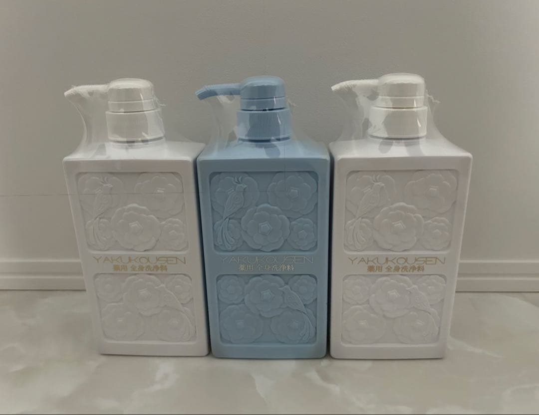 薬酵泉 500ml × 3 全身洗浄料 Amazon | 薬酵泉 薬用全身洗浄料 生ローヤルゼリー配合 500ml 記念 赤