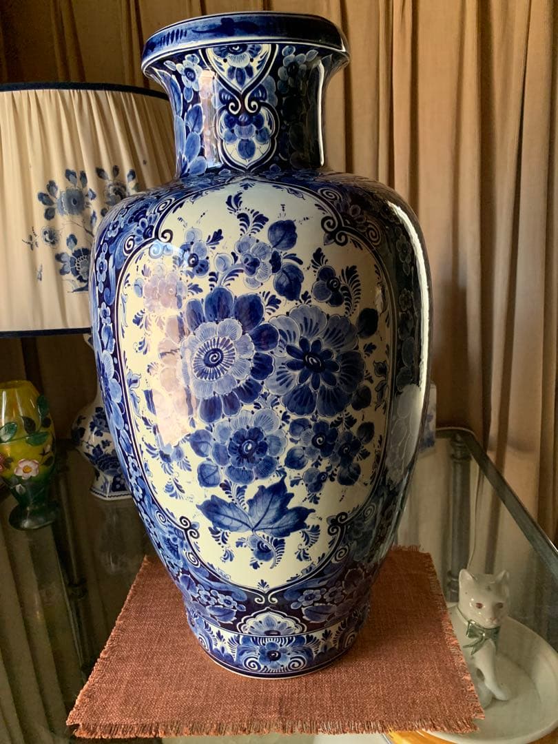 ロイヤルデルフト　破格！オランダのビンテージ超大型花瓶で細かく描き込まれた美術品 ロイヤルデルフト ビンテージ 手描き 水さし/花瓶 オランダ デルフト
