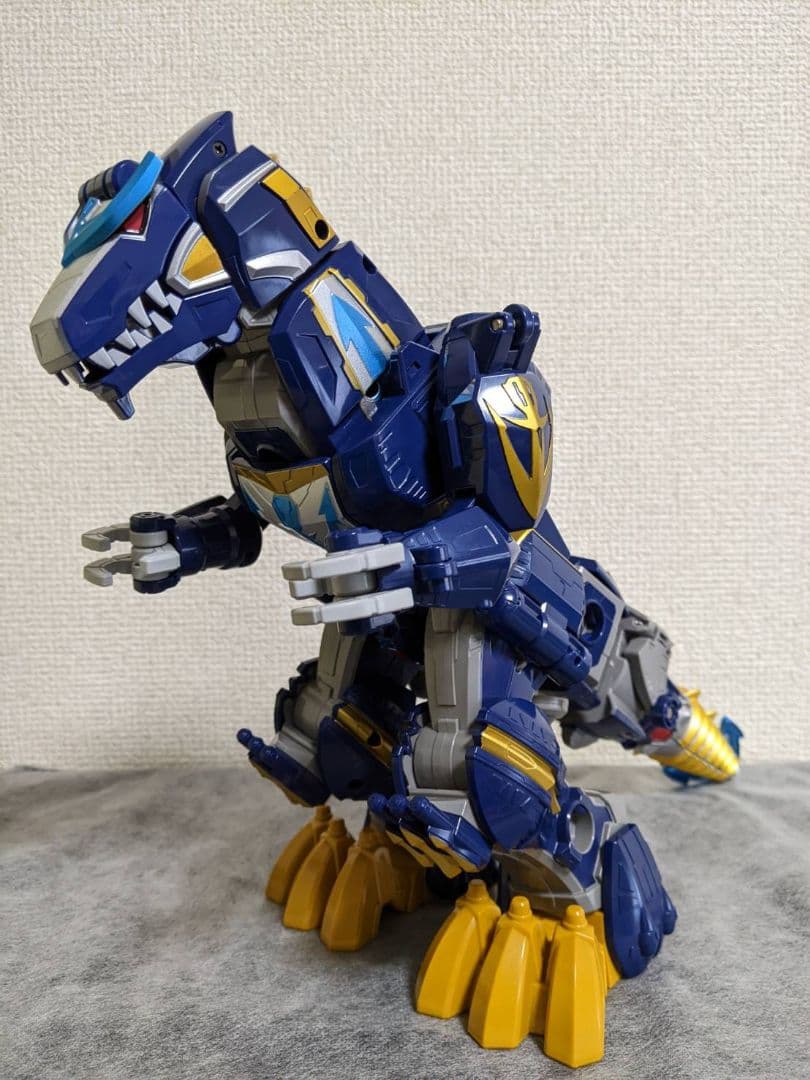 海賊戦隊ゴーカイジャー 海賊合体 DX豪獣神 (※破損あり。) - メルカリ