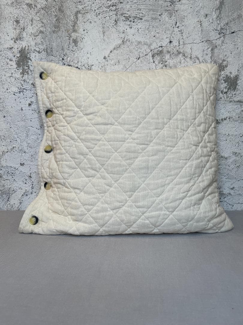 RHC x Utility Canvas 　キルティング クッション⚫︎ホワイト Utility Canvas for Ron Herman New Arrival News｜Ron Herman