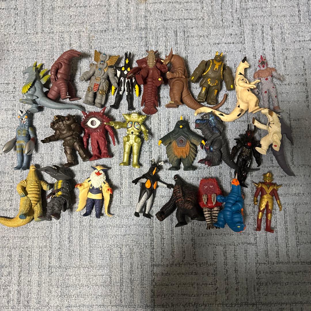 ウルトラマンシリーズ 怪獣フィギュア 25体セット ウルトラマンシリーズ 怪獣フィギュア 18体セット まとめ売り - メルカリ