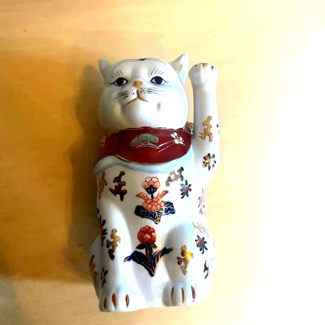伊万里焼き招き猫 左手あげ　商売繁盛.良縁　陶器製 置物 花柄 唐草 伊万里焼※招き猫※左手上げ・商売繁盛・良縁 - メルカリ