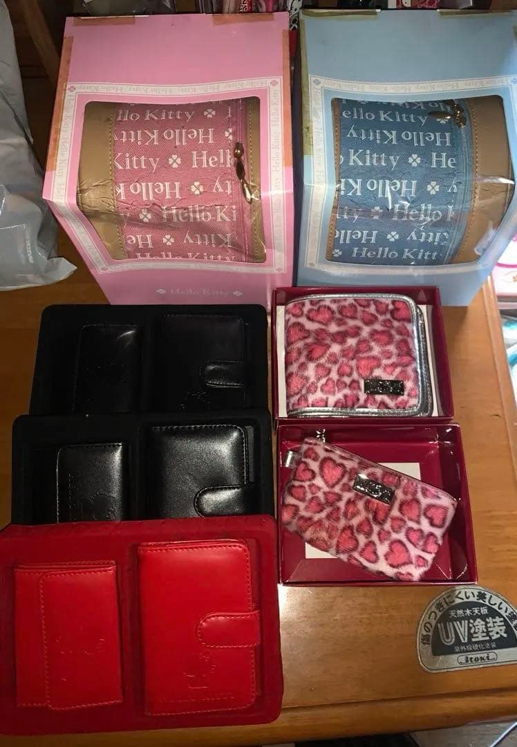 Hello Kitty 円筒形バッグ　 ハローキティ　ケース　カードケース ハローキティ カードケース Hello Kitty レディース 女性 フラグメント
