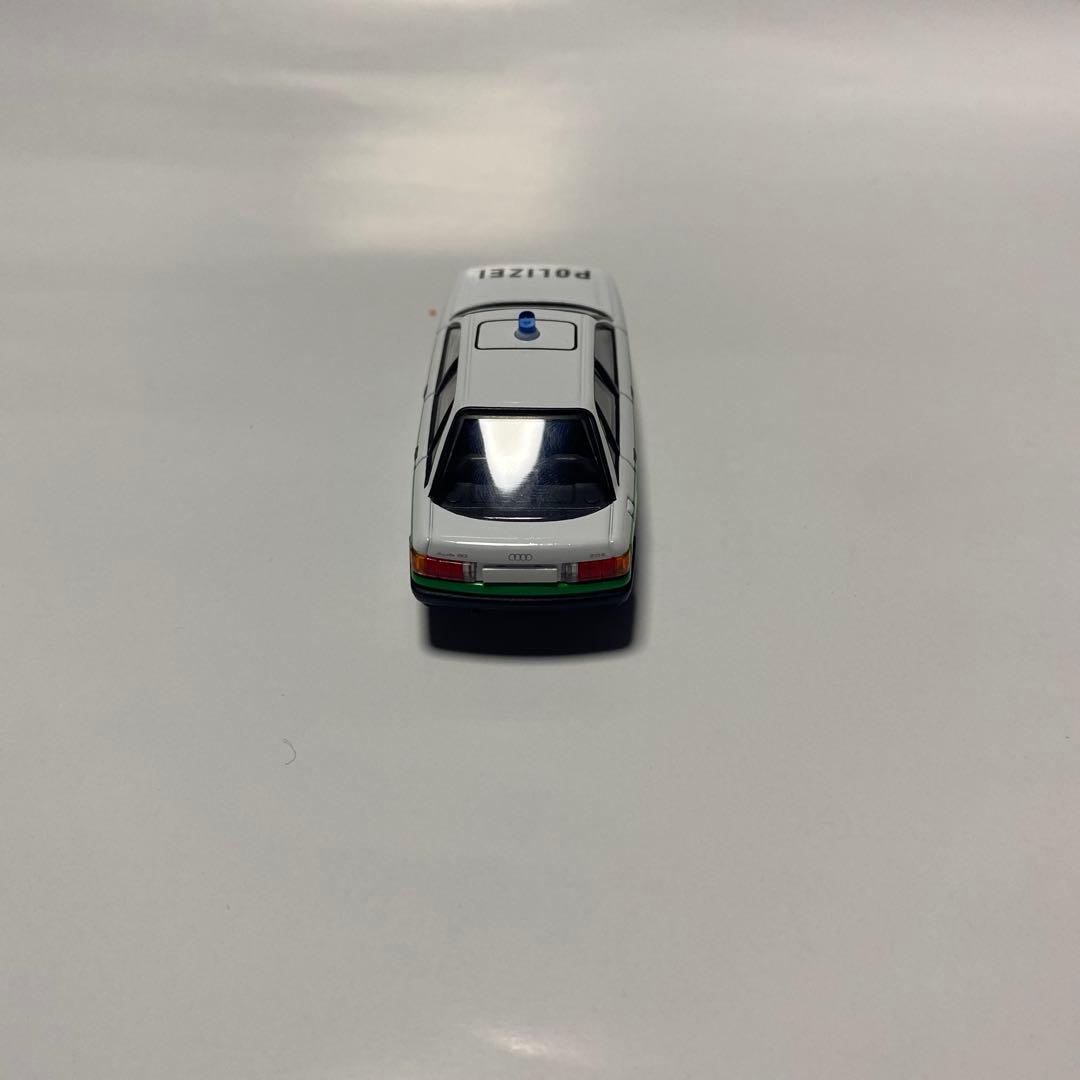 トミカリミテッドヴィンテージネオ　アウディ80 2.0E ポリスカー