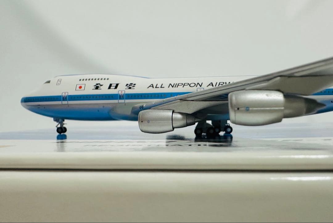 全日空商事 1/400 747SR-100 ANAモヒカンカラー - メルカリ