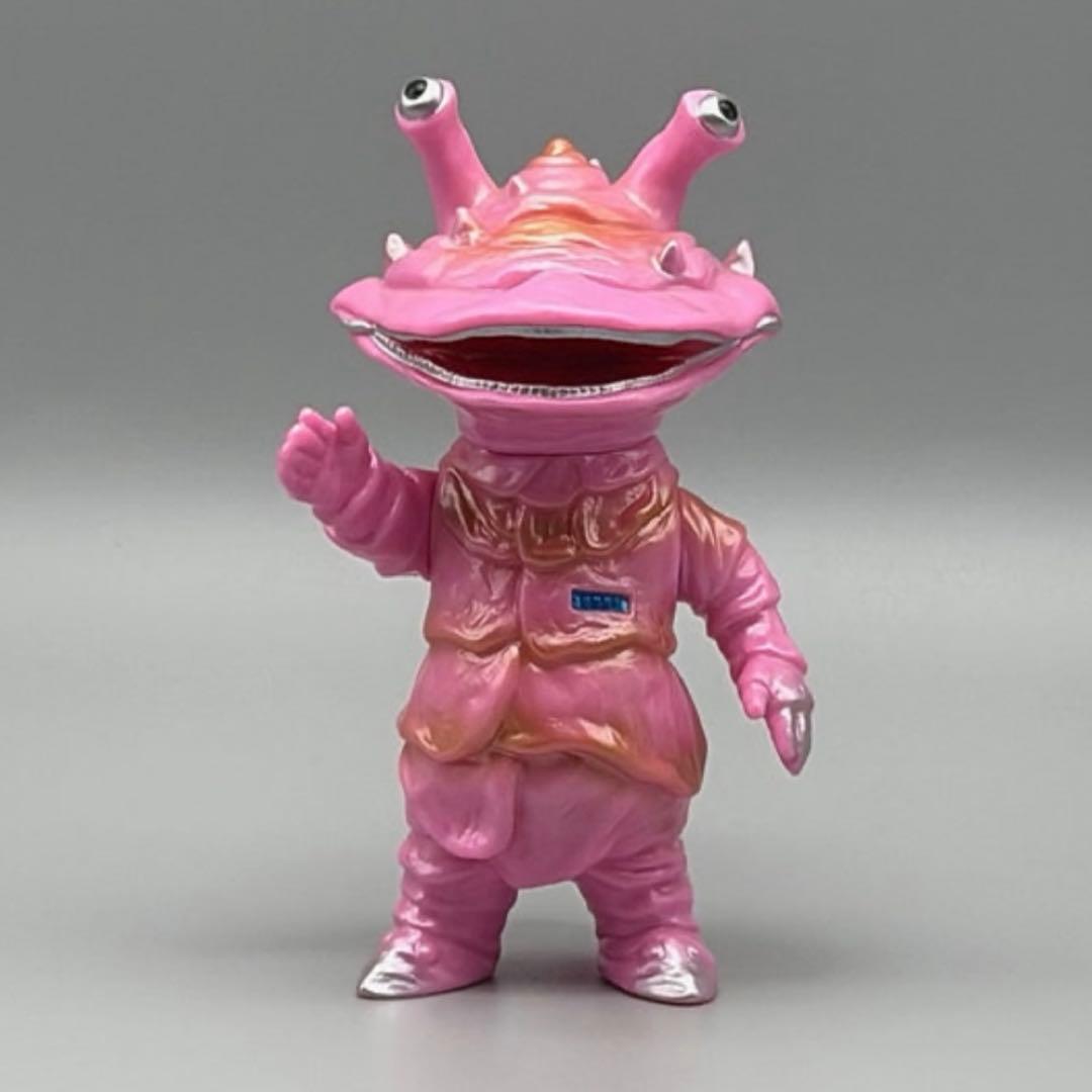 MAX TOY 怪獣 カネゴン ソフビ 墓場の画廊 ワンフェス MAX TOY コイン怪獣 カネゴン Kanegon ソフビ 墓場の画廊 - メルカリ