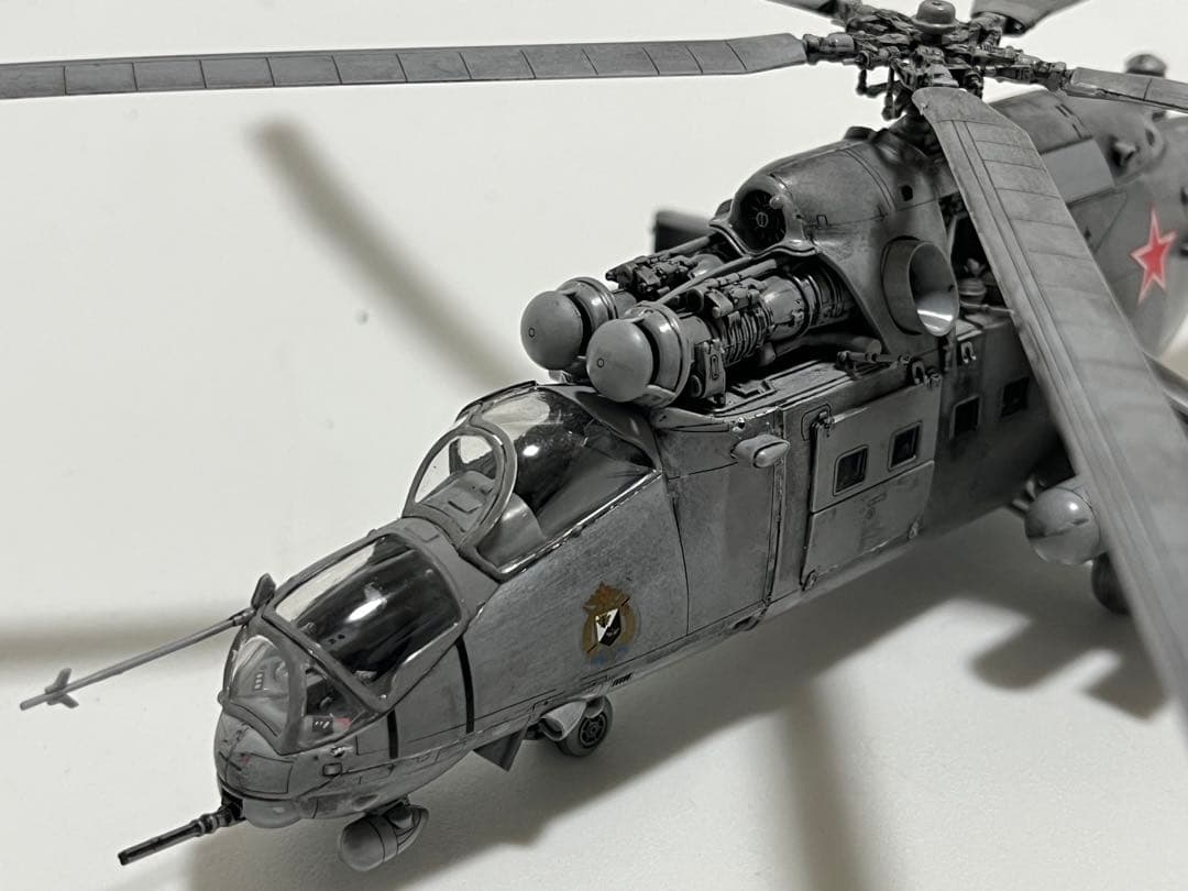 ズベズダ 1/72 ソ連軍 ミル Mi-24V/VP ハインドE 攻撃ヘリ 攻撃ヘリコプター「Mi-24V/VP “ハインドE”」の1/72スケールキットが