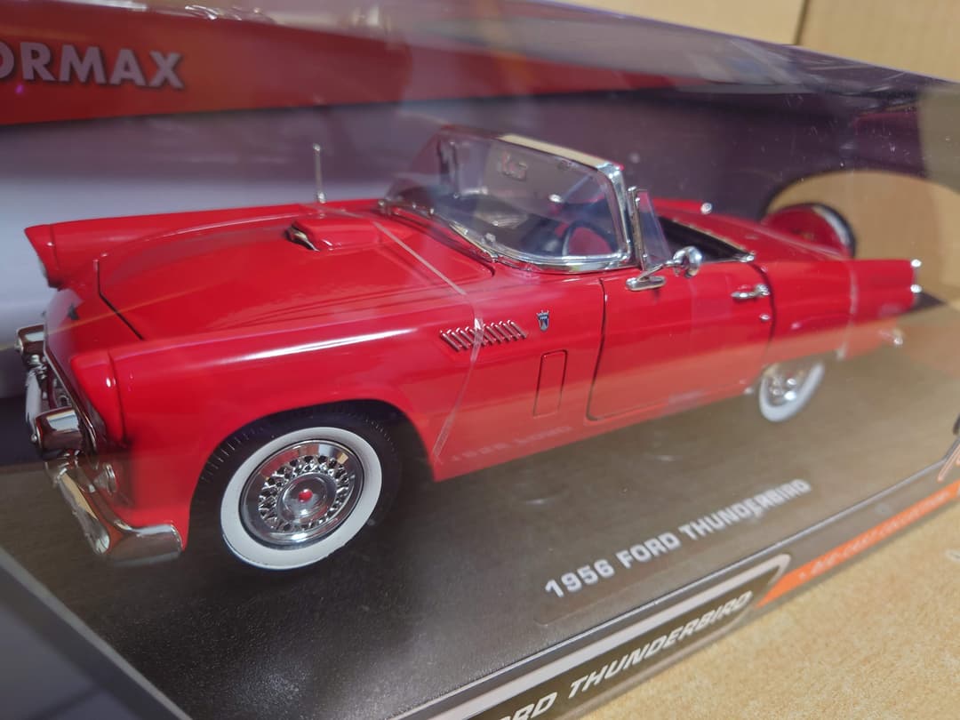 1/18 フォード サンダーバード オープンクーペ レッド 1956 Ford 1/18 フォード サンダーバード オープンクーペ レッド 1956 Ford