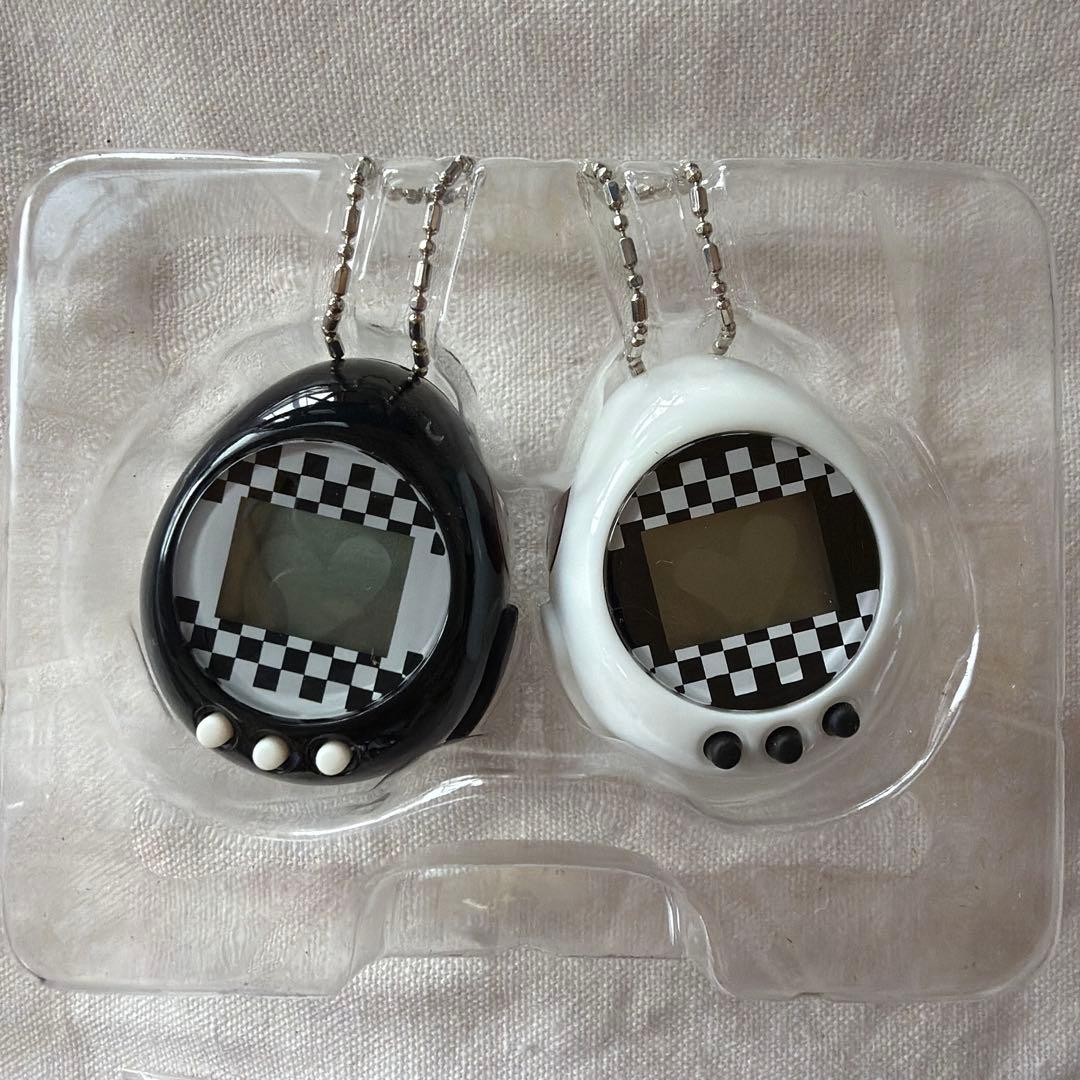 新品未使用】レア 希少 恋するたまごっちゅ BLACK＆WHITE バンダイ