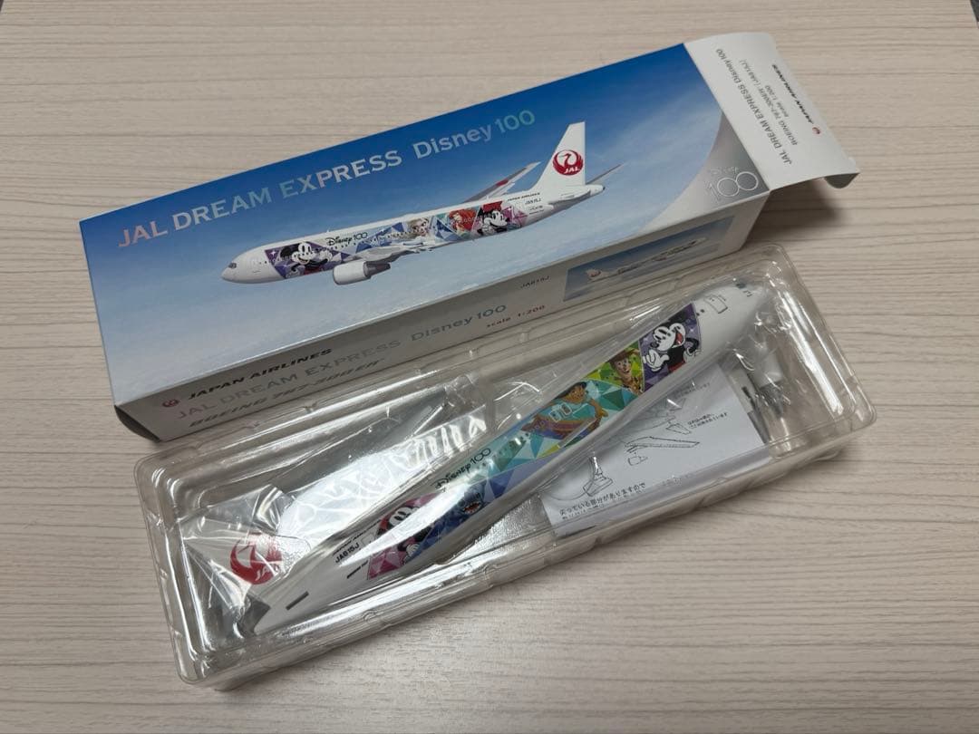 JAL B767-300ER ディズニー100周年 1/200 モデルプレーン - メルカリ