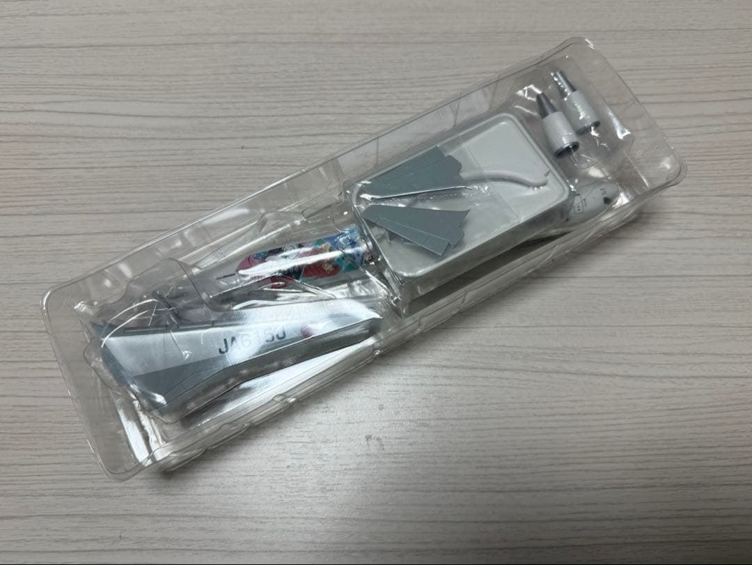 JAL B767-300ER ディズニー100周年 1/200 モデルプレーン - メルカリ