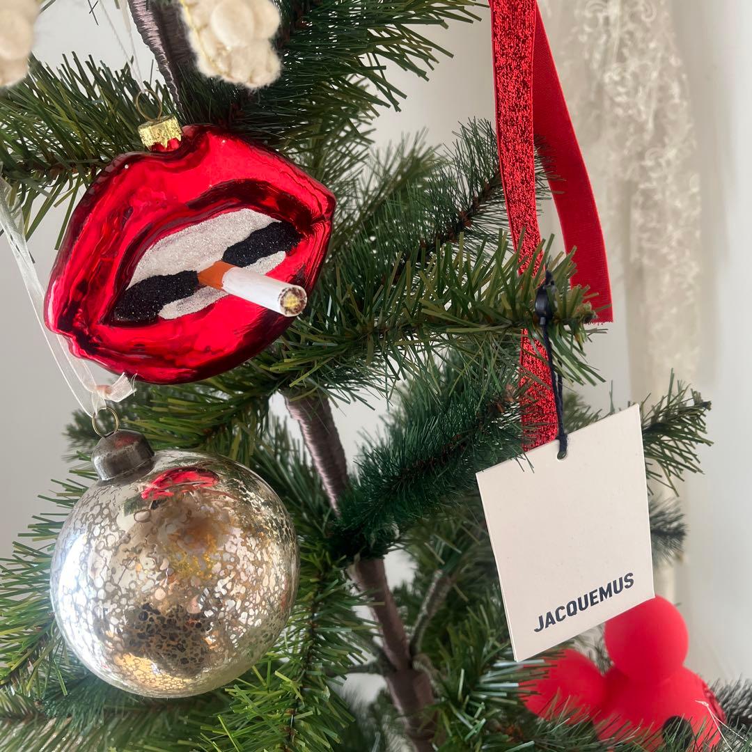 アスティエ。赤い唇のクリスマスオーナメント - メルカリ