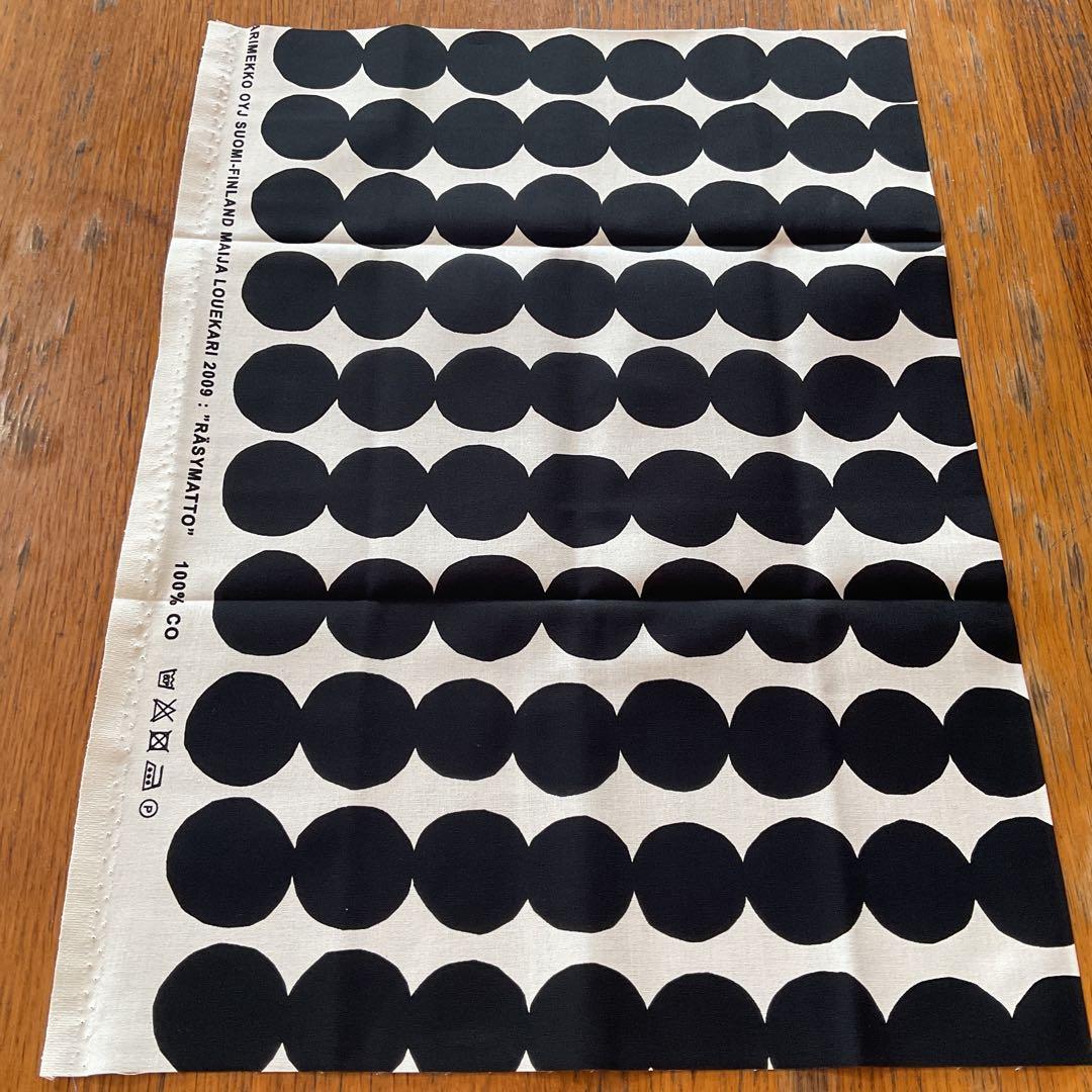 廃盤】マリメッコ marimekko ラシマット 白 黒 生地 - メルカリ