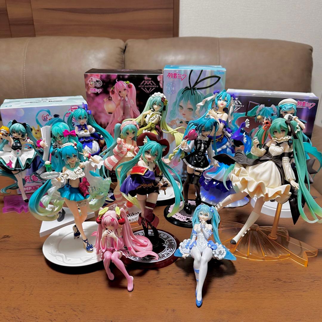初音ミク フィギュア17体 まとめ売り - メルカリ