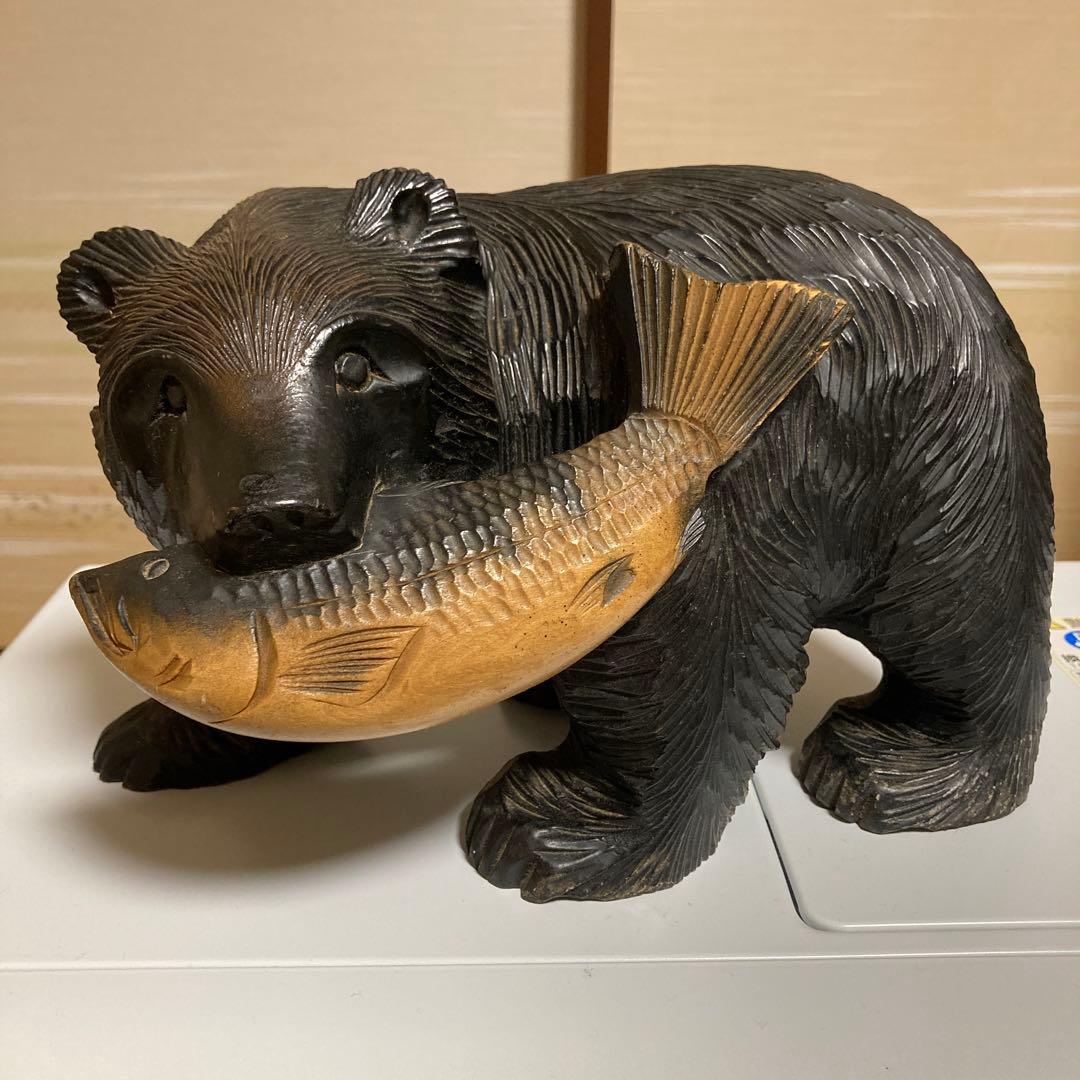 木製 木彫りの熊 クマ 鮭 置物 彫刻 - メルカリ