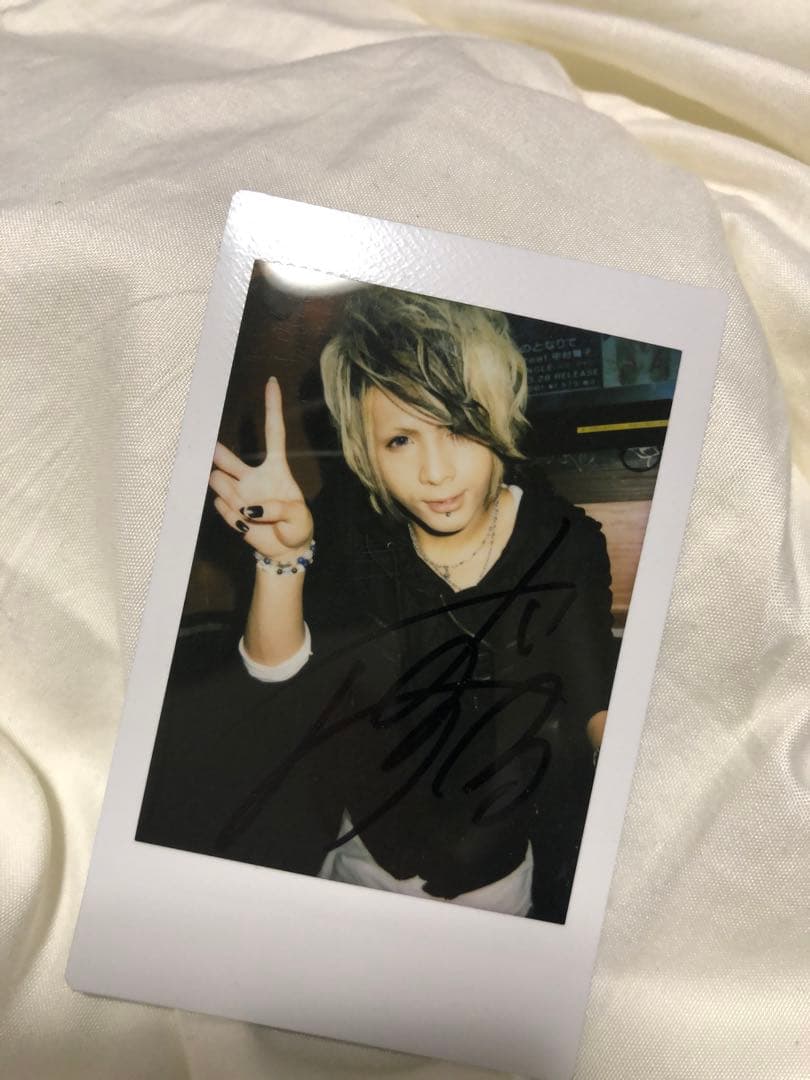 Royz 昴 すっぴん 私服 激レア チェキ サイン入り ボーカル昴 - メルカリ