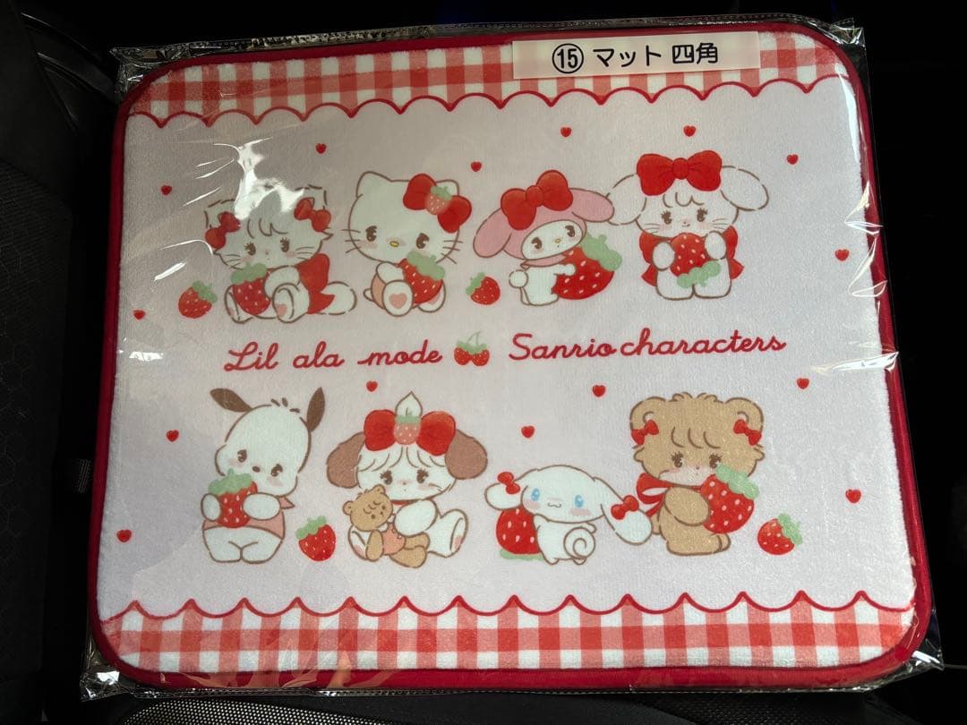 Lil ala mode×サンリオキャラクターズ 当りくじ マット 四角 - メルカリ
