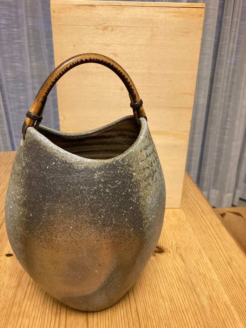 陶器製卵型壷 木製ハンドル付き エッグカップ Hannah Turner Penguin （ ハンナターナー エッグ