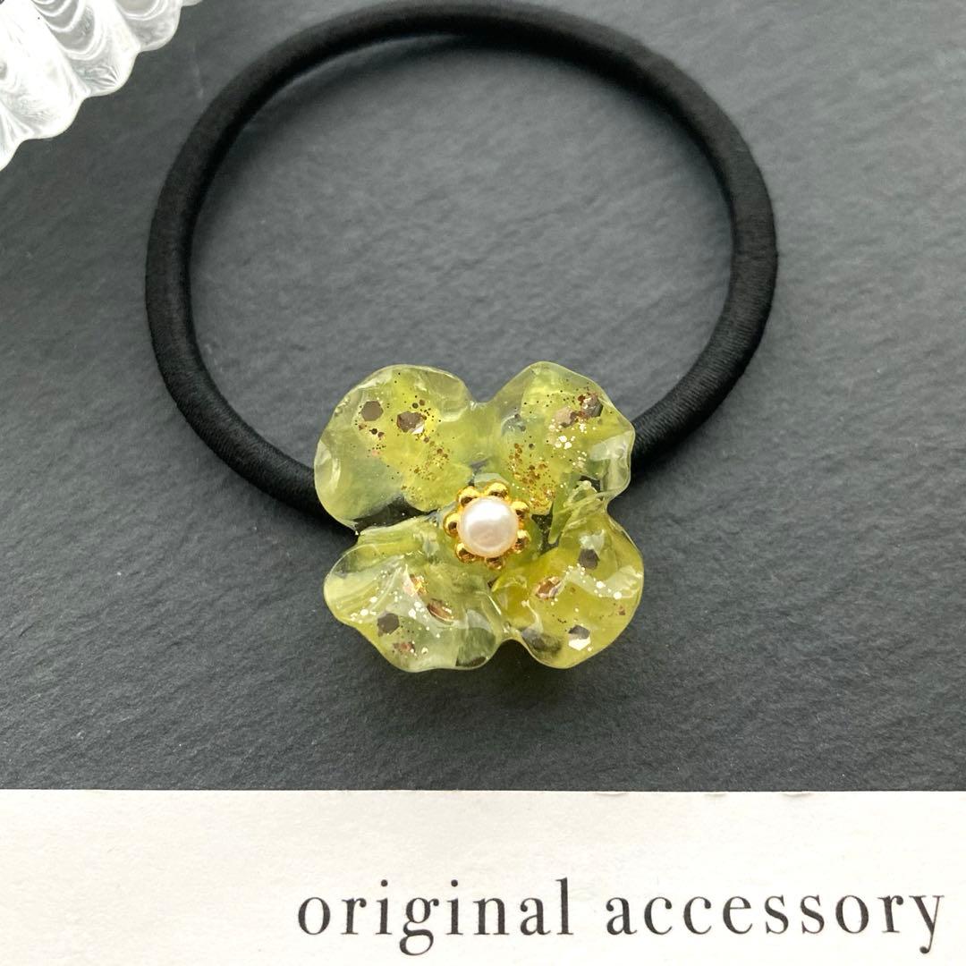 ワンコインSALE❣️お花モチーフ 天然石 イエロートパーズ レジン