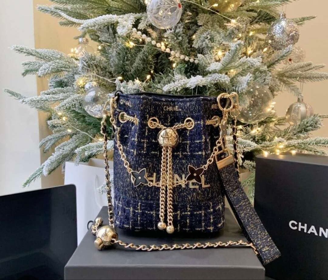 希少シャネル CHANEL ネイビーラメ 巾着ショルダーバッグ ノベルティ品 未使用 CHANEL クリスマス VIPギフト ノベルティ 巾着 ショルダー