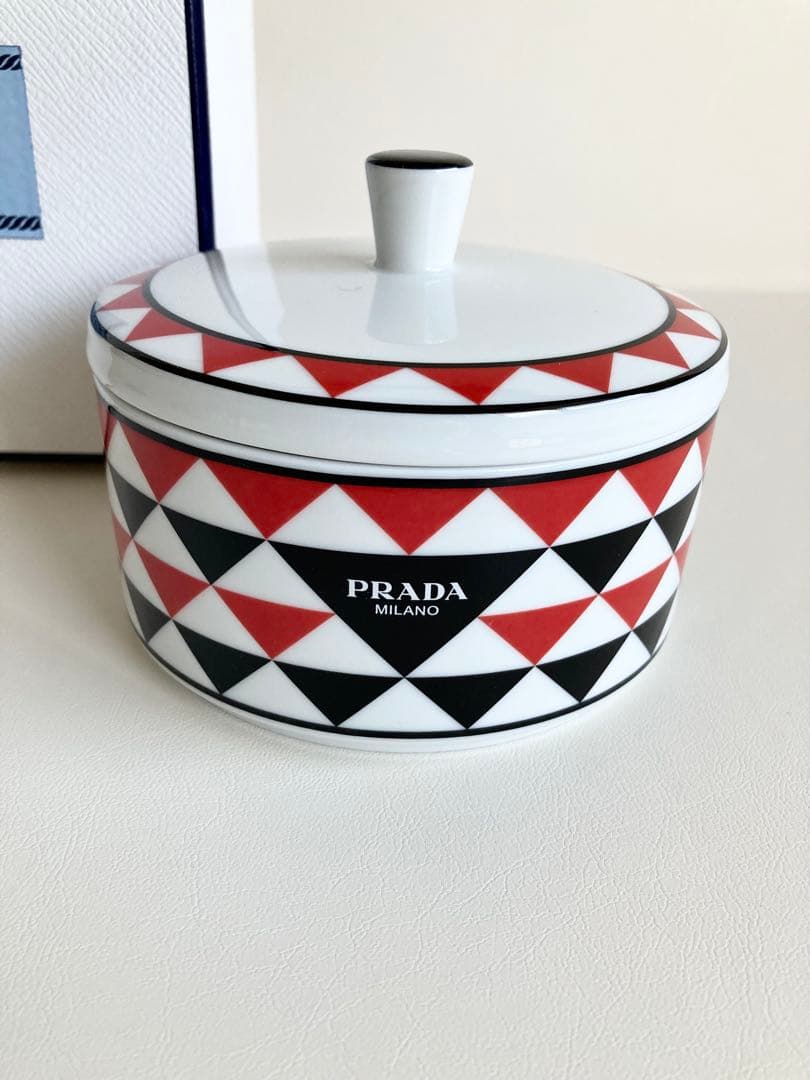 未使用 PRADA ポーセリン アクセサリー ジュエリー ケース 陶器 - メルカリ