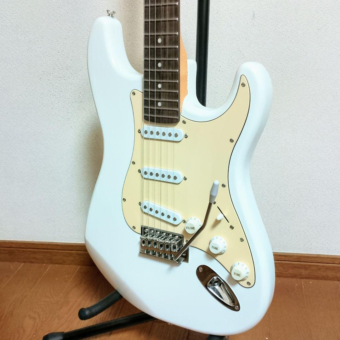 美品　BUSKER’S　ストラトキャスタータイプ　エレキギター　ホワイト ギターを挫折したくないあなたへ】 BUSKER'S BST-Standard 超初心者
