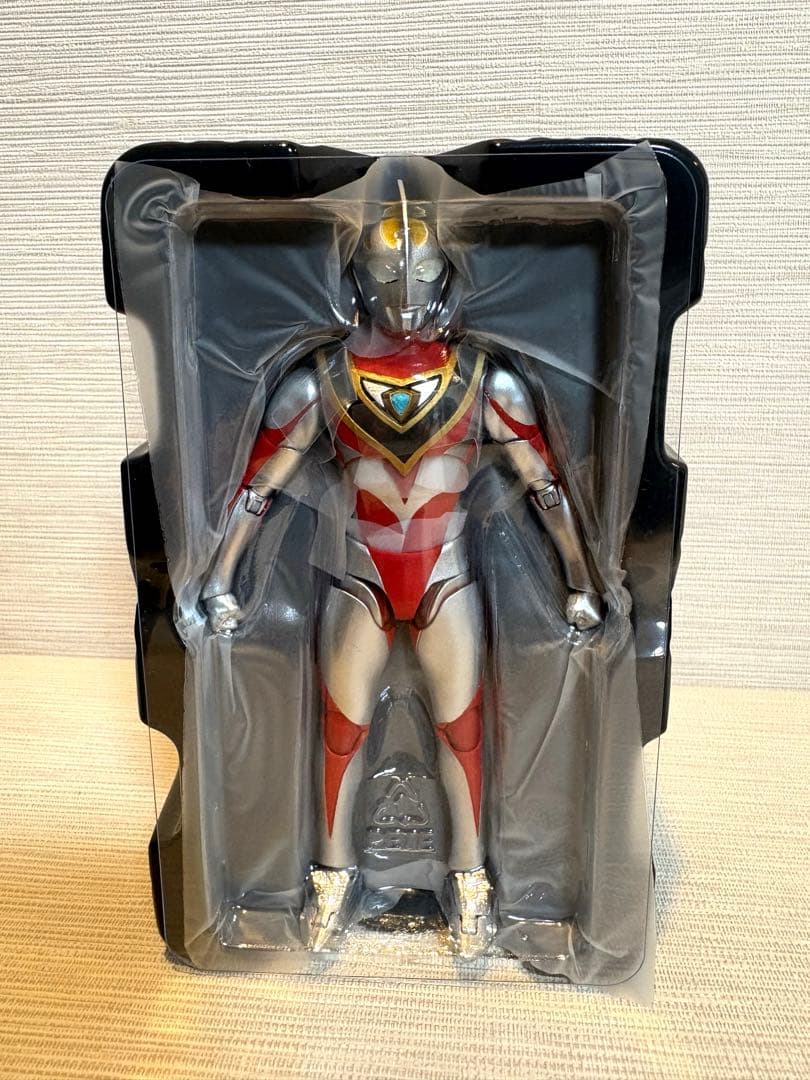 S.H.Figuarts 真骨彫 ウルトラマンガイア　V2