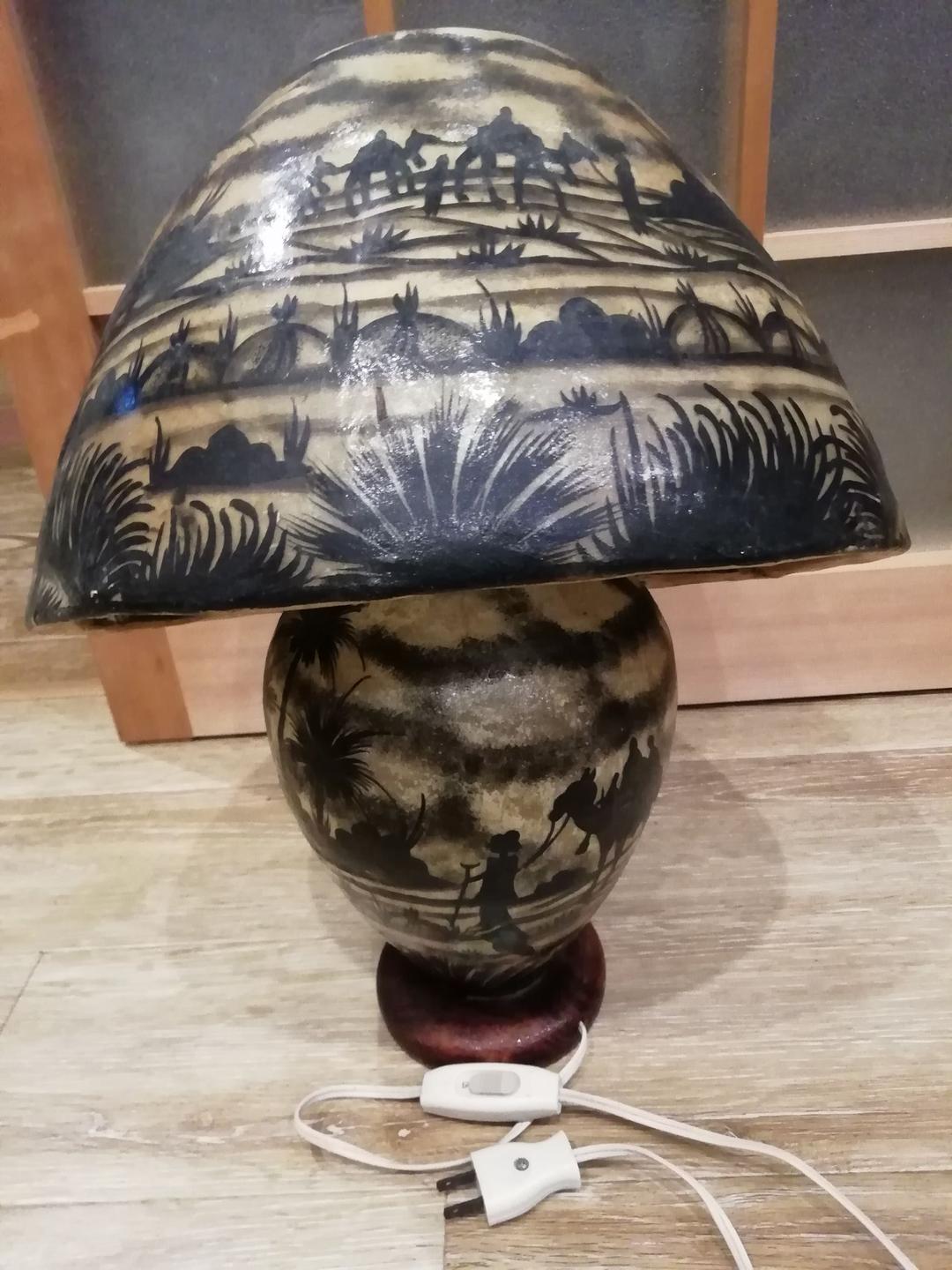 ラクダの皮で作ったランプ 月の砂漠