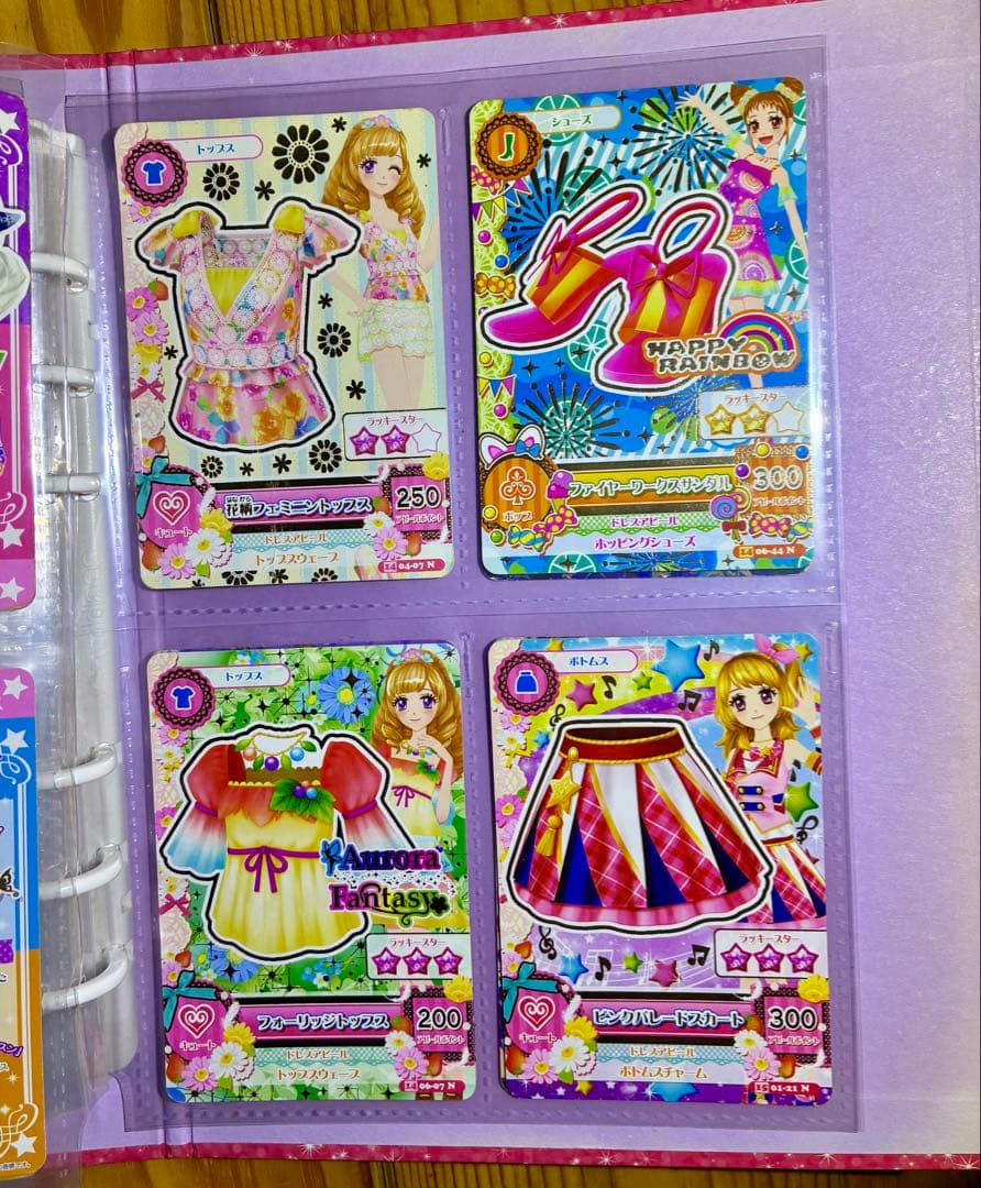 アイカツ! アイドル名鑑&カード69枚セット&LOVE MOONRISE - メルカリ