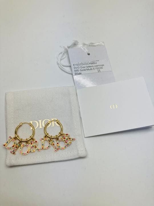 ディオール　DIOR ピアス　日本未入荷　新品　アクセサリー　人気 🤍 久しぶりの新しいピアス💎💫 大きい花のアクセサリー好きだから