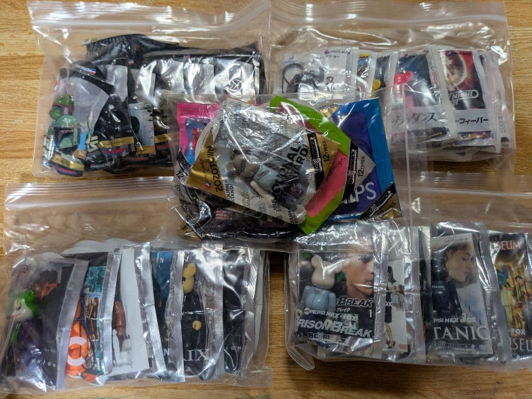 ベアブリック・映画・アニメ フィギュアセット 劇場版チェンソーマン レゼ編_BE@RBRICK チェンソーマン & ボム 2PCS