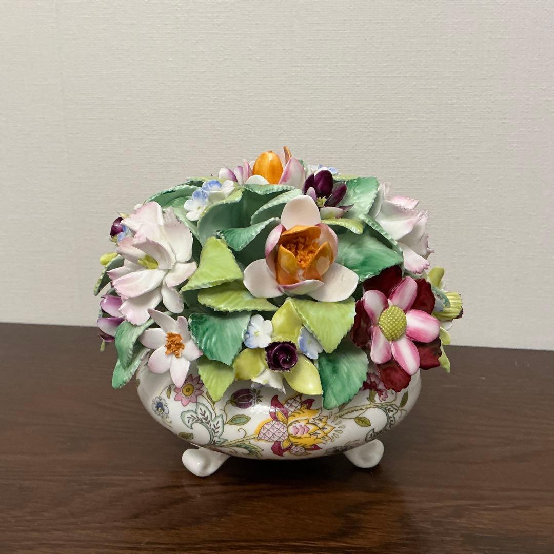ミントン　 陶器の花　　￼￼ イギリスの食器ブランド「ミントン」の器で心弾むひと時を