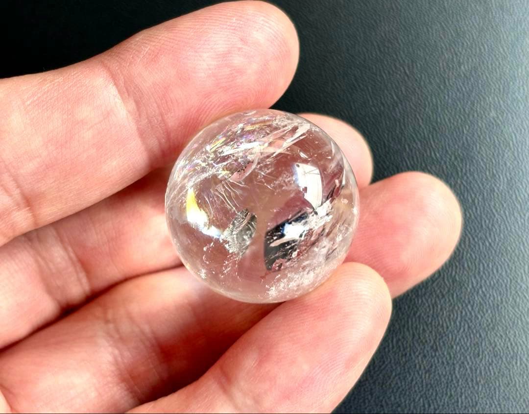 究極品質　永遠の愛を願う水晶の究極形態　虹のマスターウラルレムリアン極上スフィア